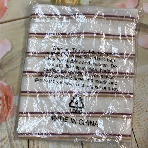 Juniors' Pink Republic Lace-Up Side Tee - Picture 3 of 3